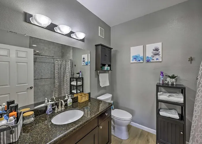 Families & Dogs Welcome! W/ Pool Holiday home Phoenix