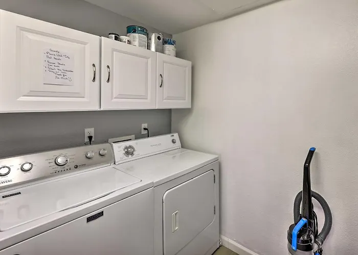 Holiday home Families & Dogs Welcome! W/ Pool *